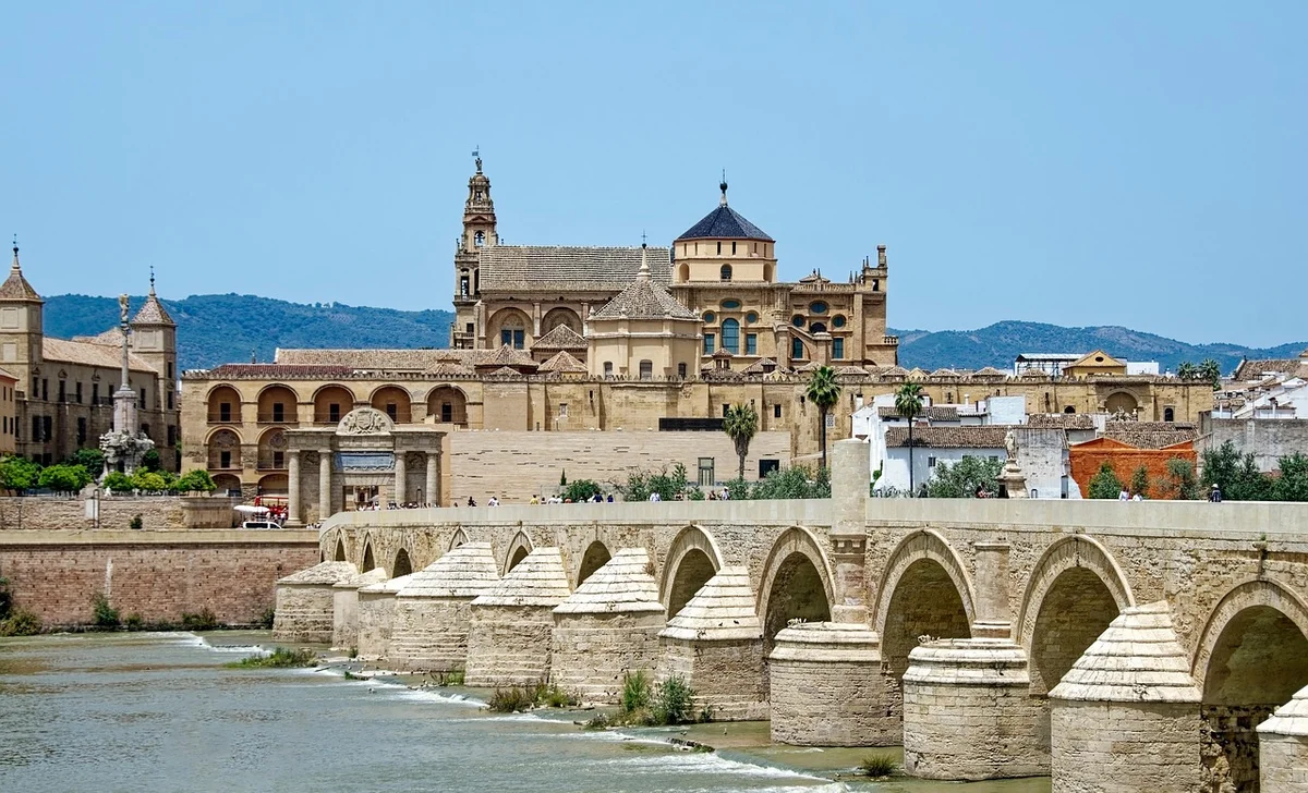 Read more about the article قرطبة عاصمة الأندلس: حقائق تاريخية مذهلة!🛫